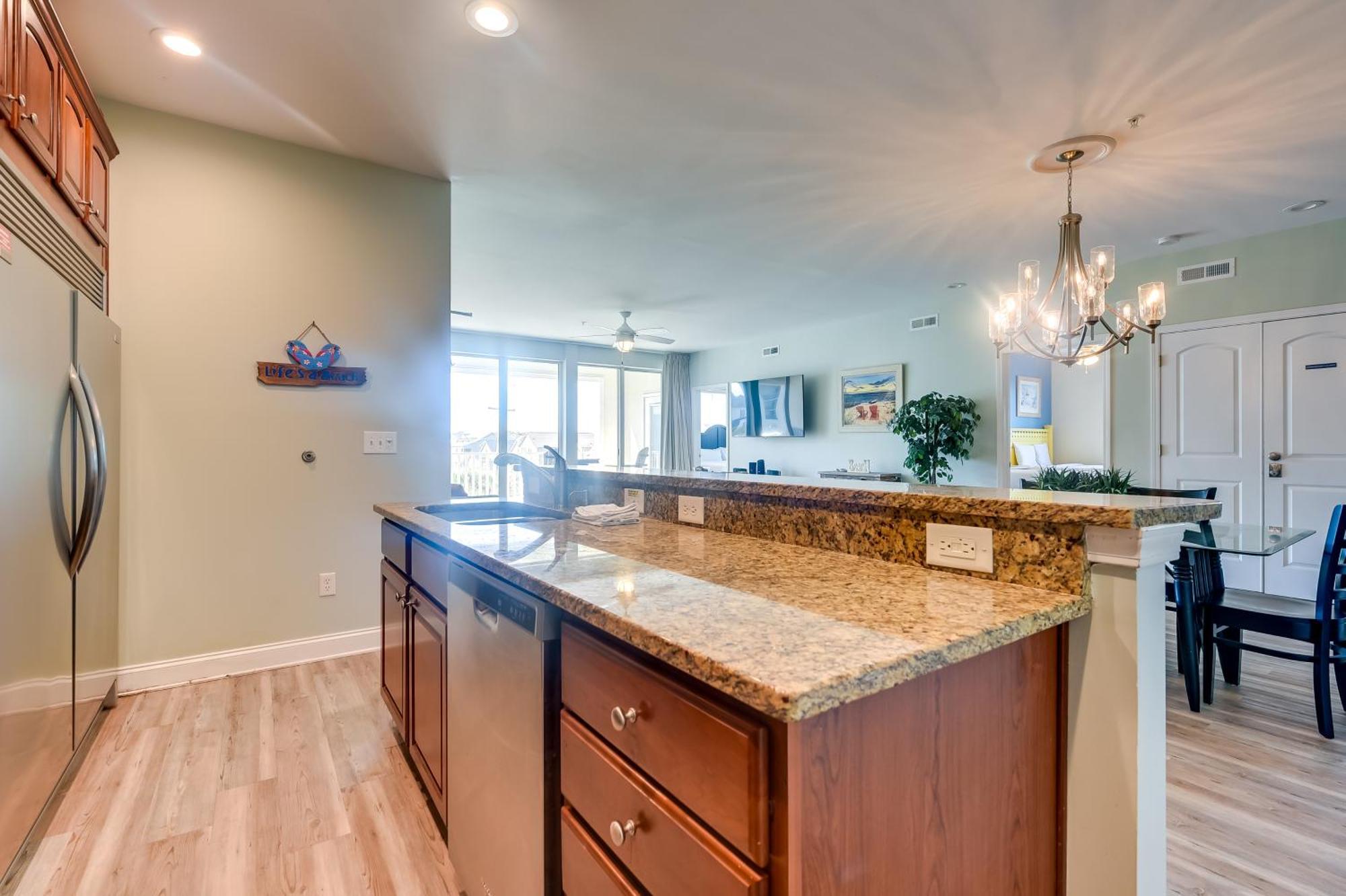 Roomy North Myrtle Beach Condo, Walk To Beach Экстерьер фото