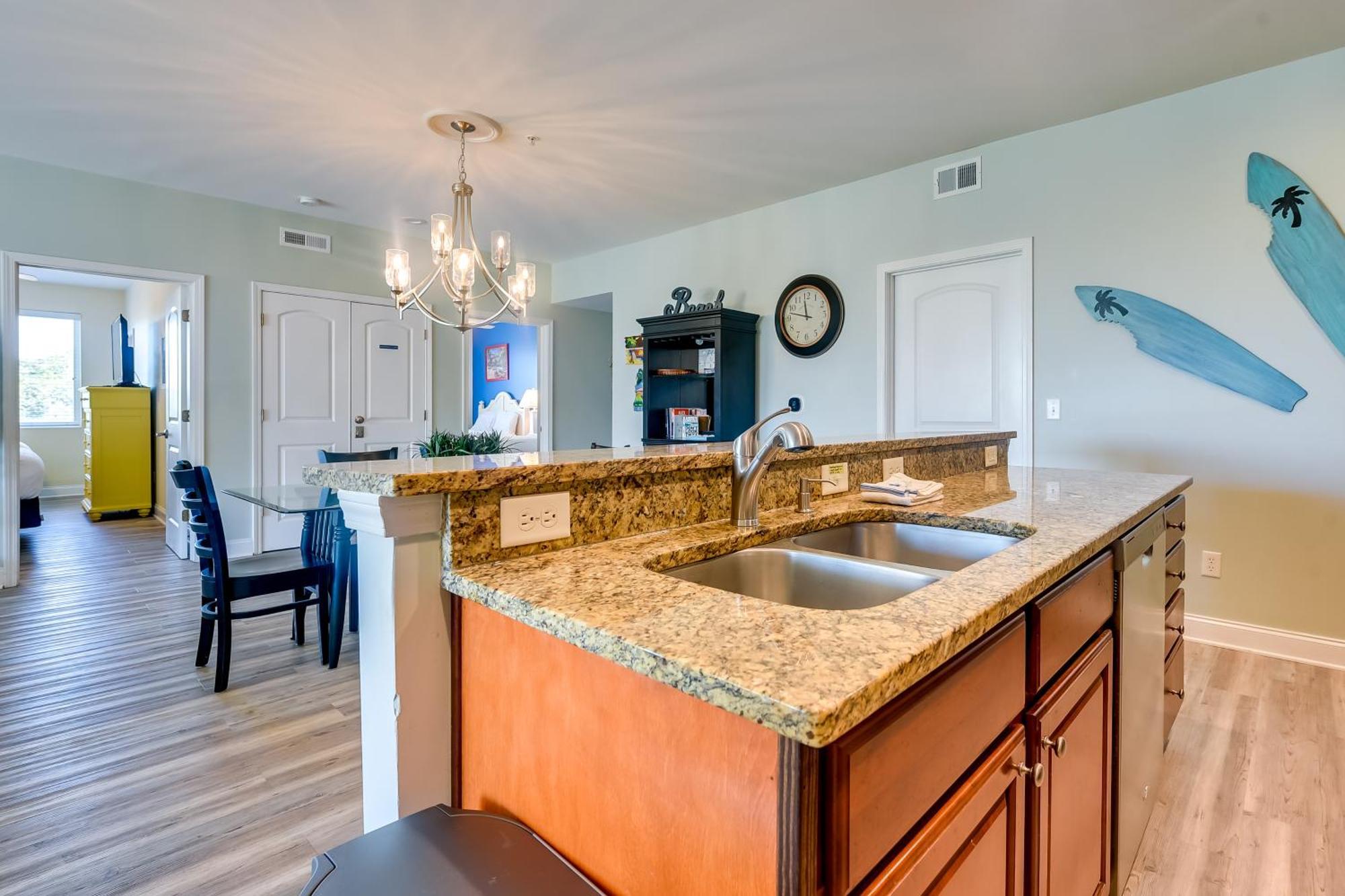 Roomy North Myrtle Beach Condo, Walk To Beach Экстерьер фото
